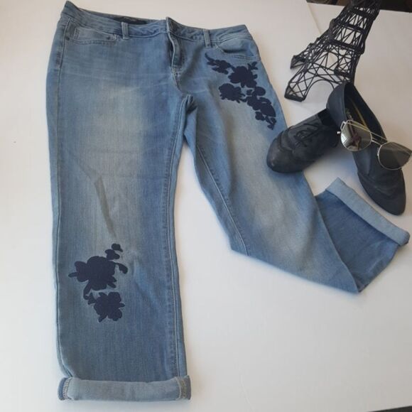 Vera Wang Capri Applique Women Jeans - Picture 1 of 4